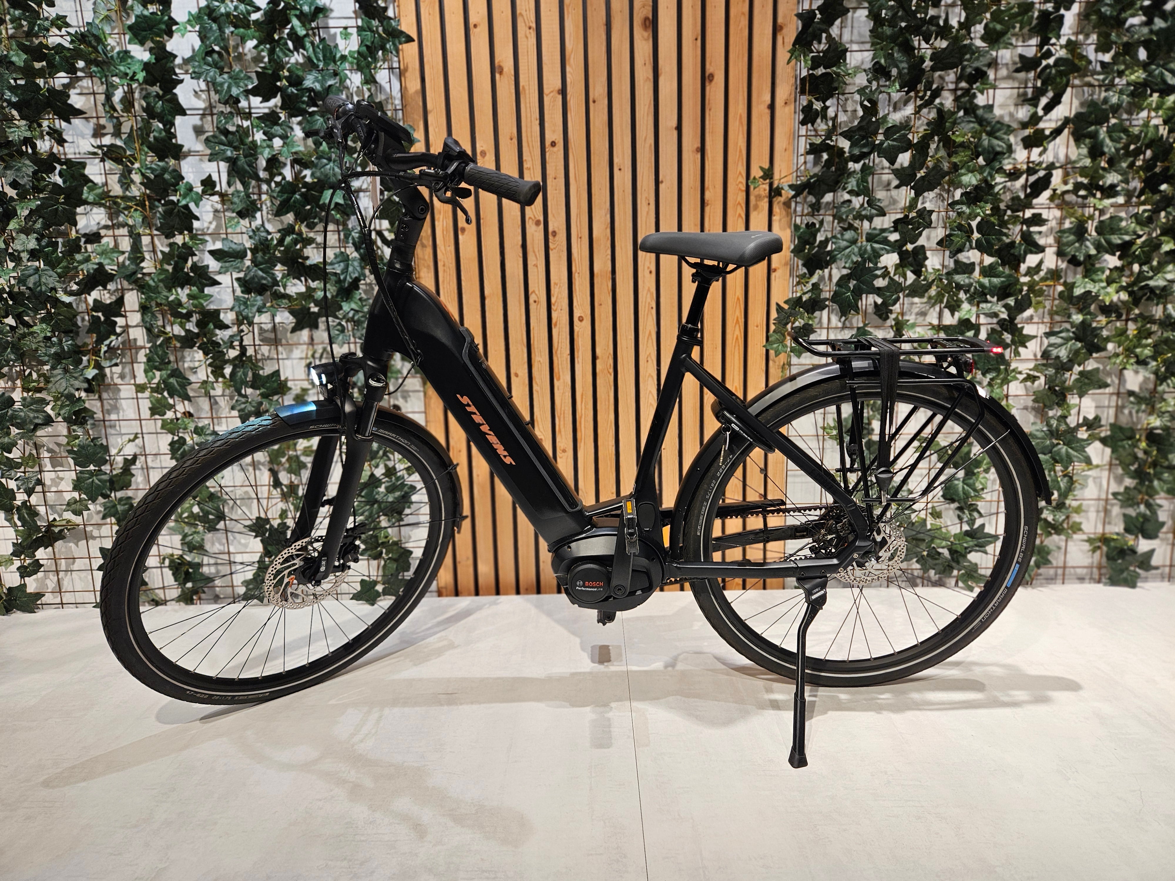 Stevens E-Courier Luxe