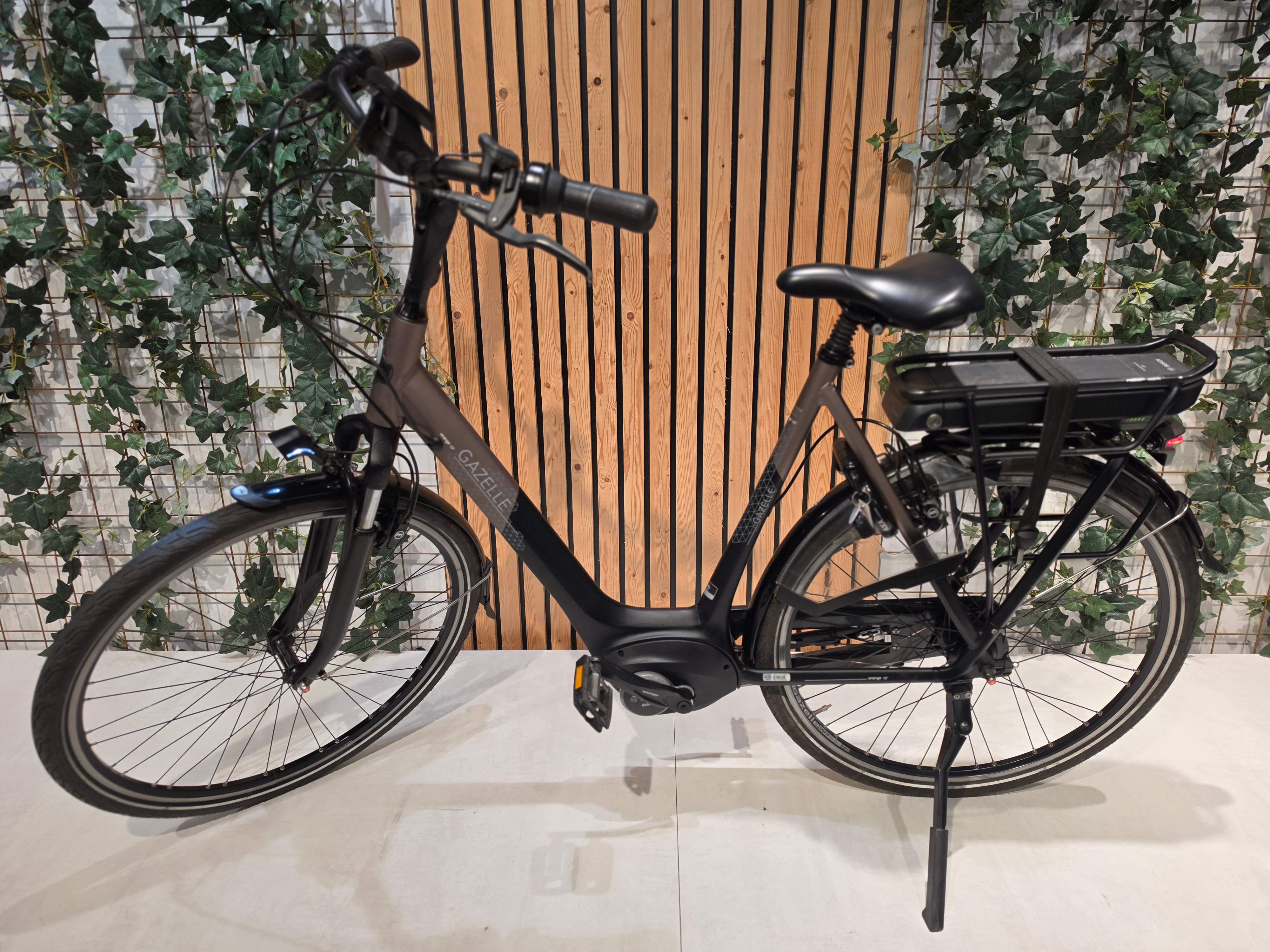 Gazelle Orange C7+